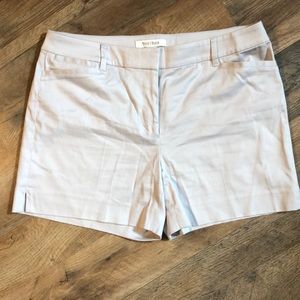 White House Black Market size 6 Shorts